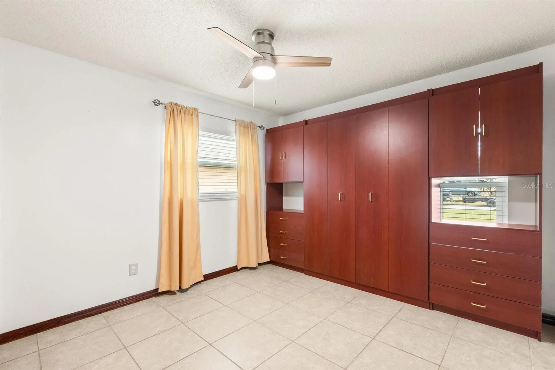 1534 Perez Orlando FL 32825