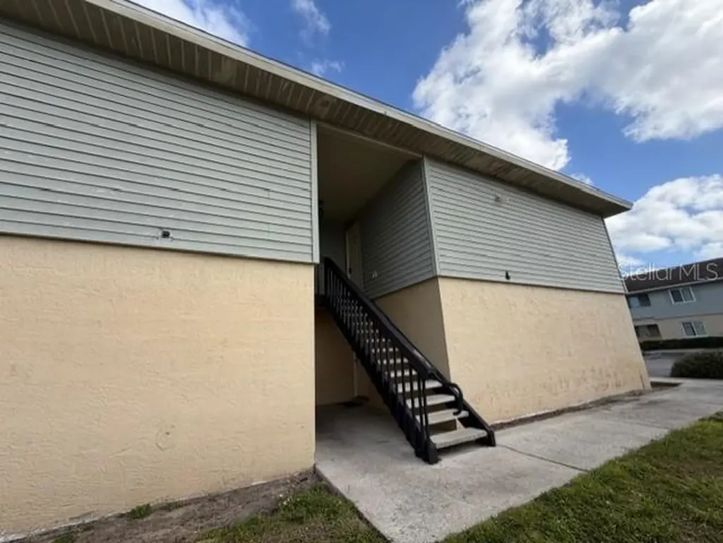 616 Golden Raintree Place Brandon FL 33510