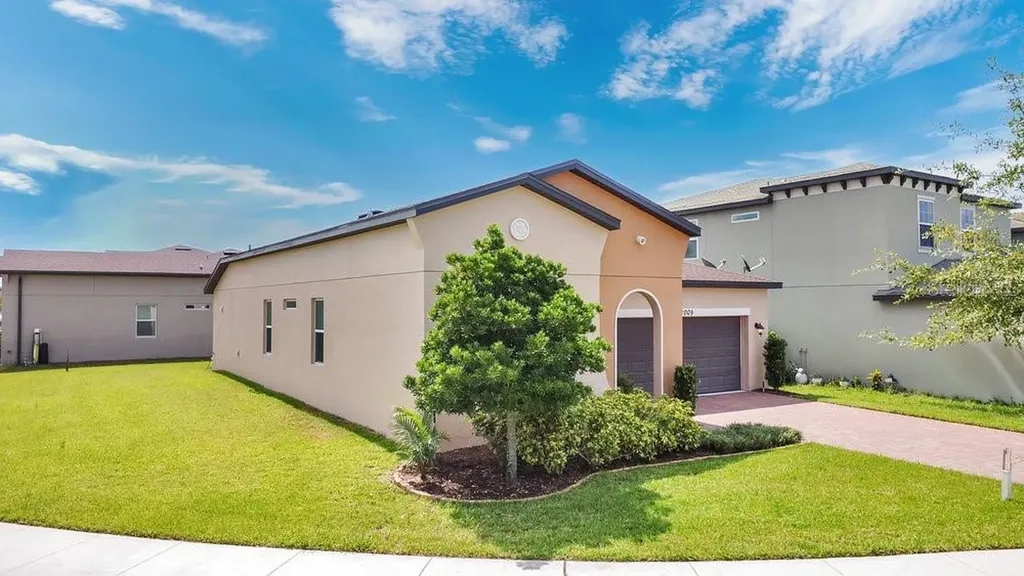 2009 Napoli Drive St Cloud FL 34771