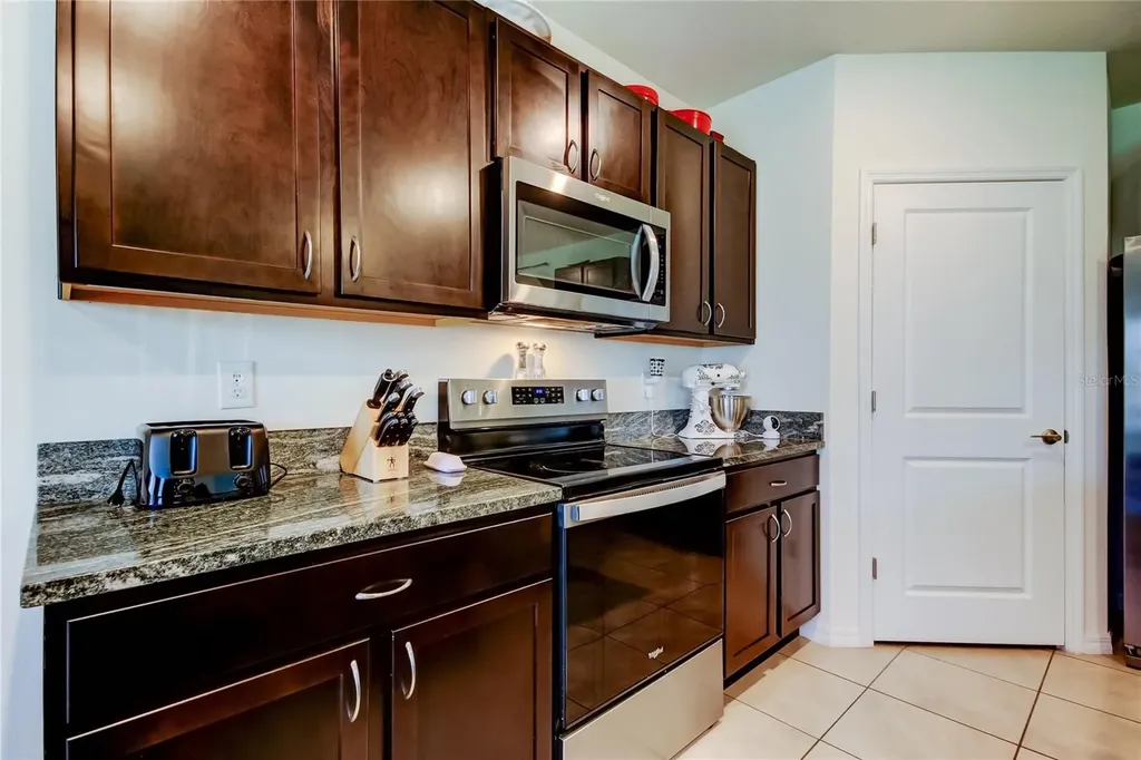 2933 Maiden Grass Isle Wesley Chapel FL 33543