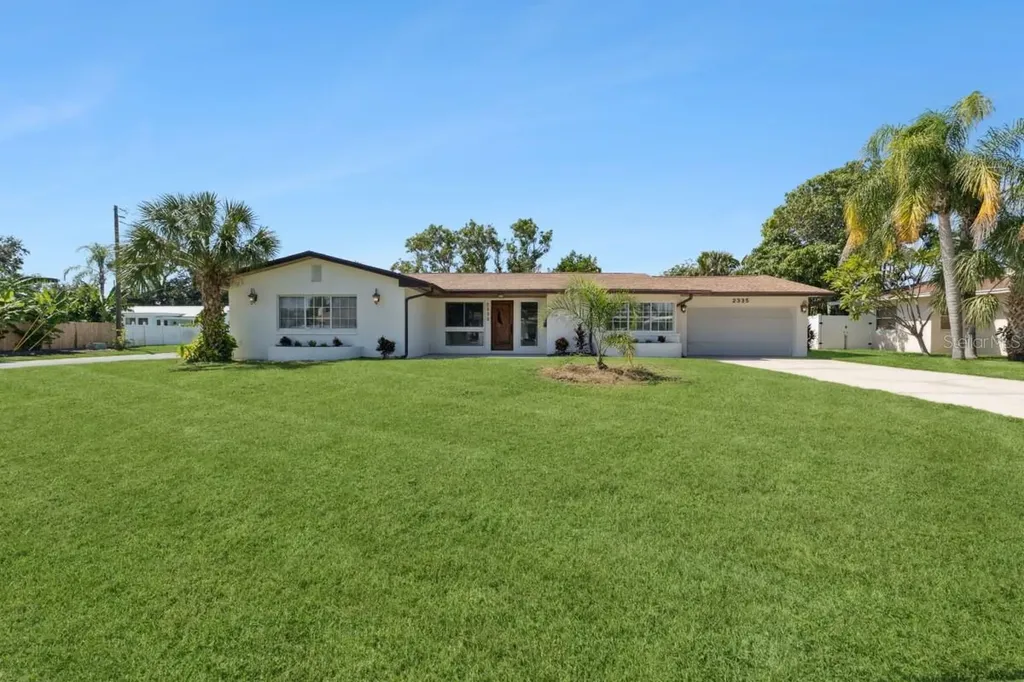 2335 Tropical Shores Drive SE St Petersburg FL 33705