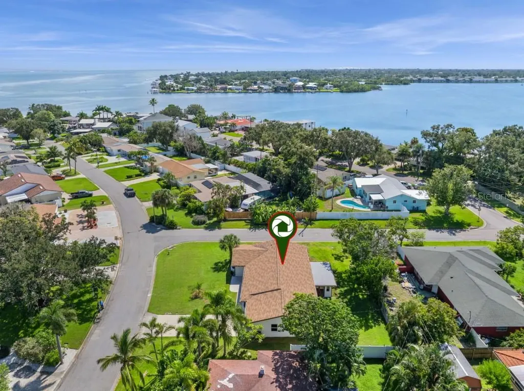 2335 Tropical Shores Drive SE St Petersburg FL 33705