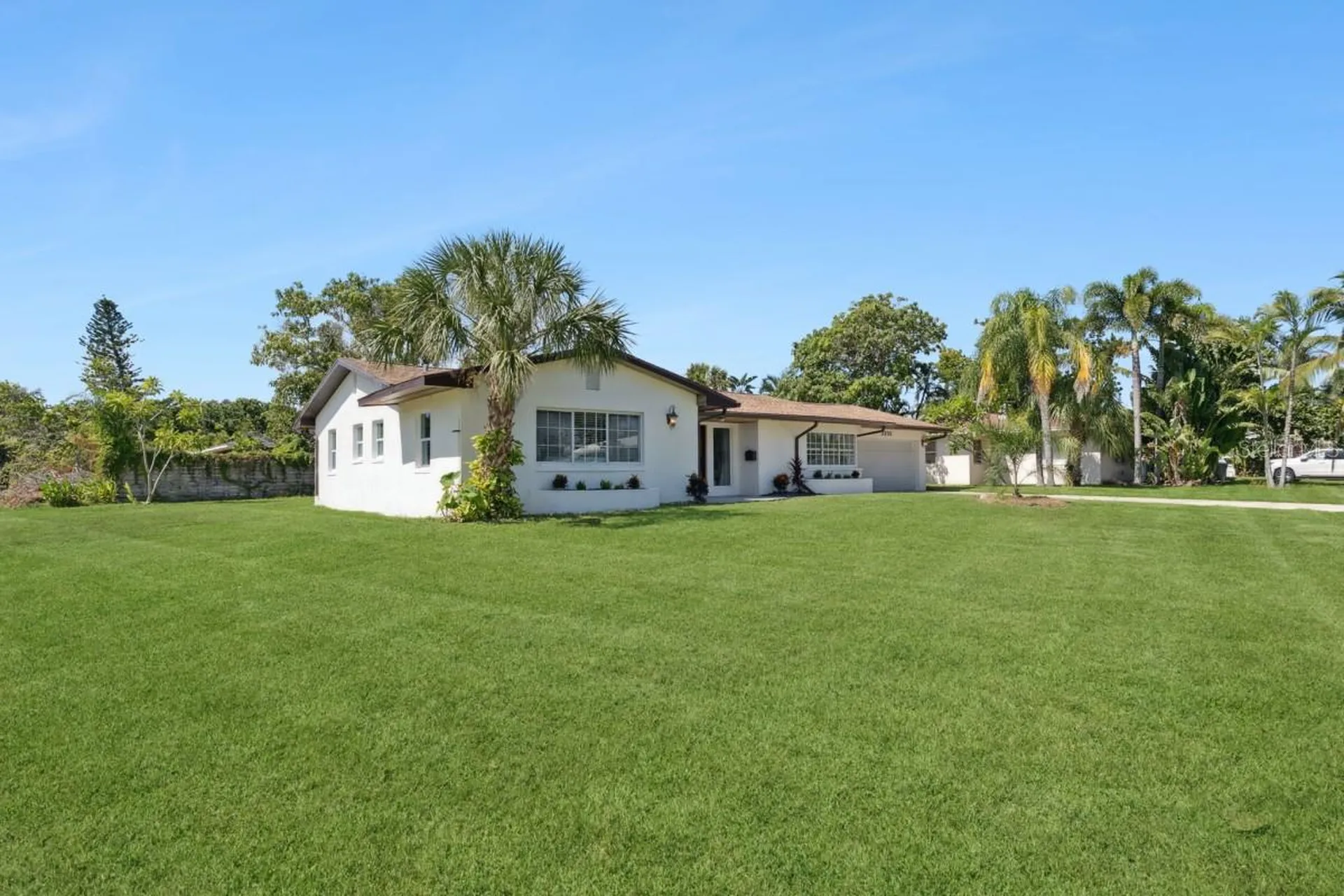 2335 Tropical Shores Drive SE St Petersburg FL 33705