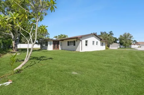 2335 Tropical Shores Drive SE St Petersburg FL 33705