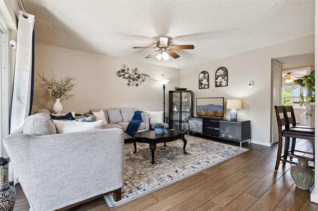 1158 Calle Del Norte Casselberry FL 32707