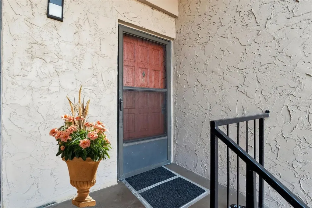 1158 Calle Del Norte Casselberry FL 32707