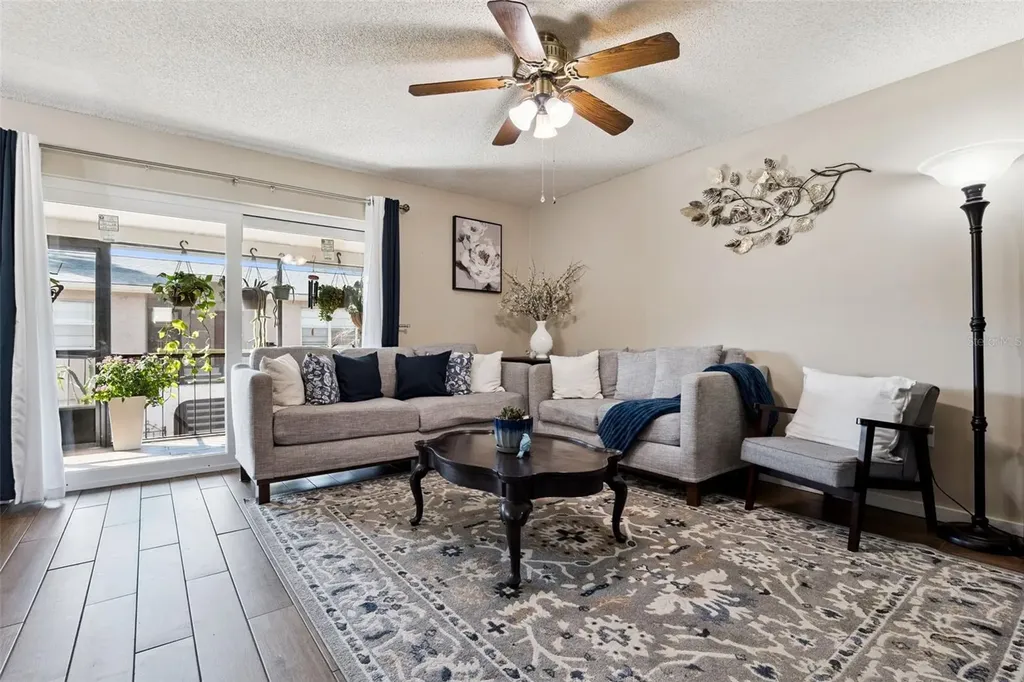 1158 Calle Del Norte Casselberry FL 32707