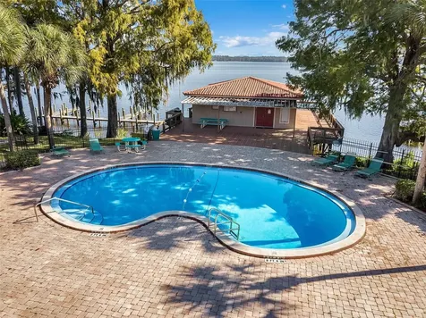 1158 Calle Del Norte Casselberry FL 32707
