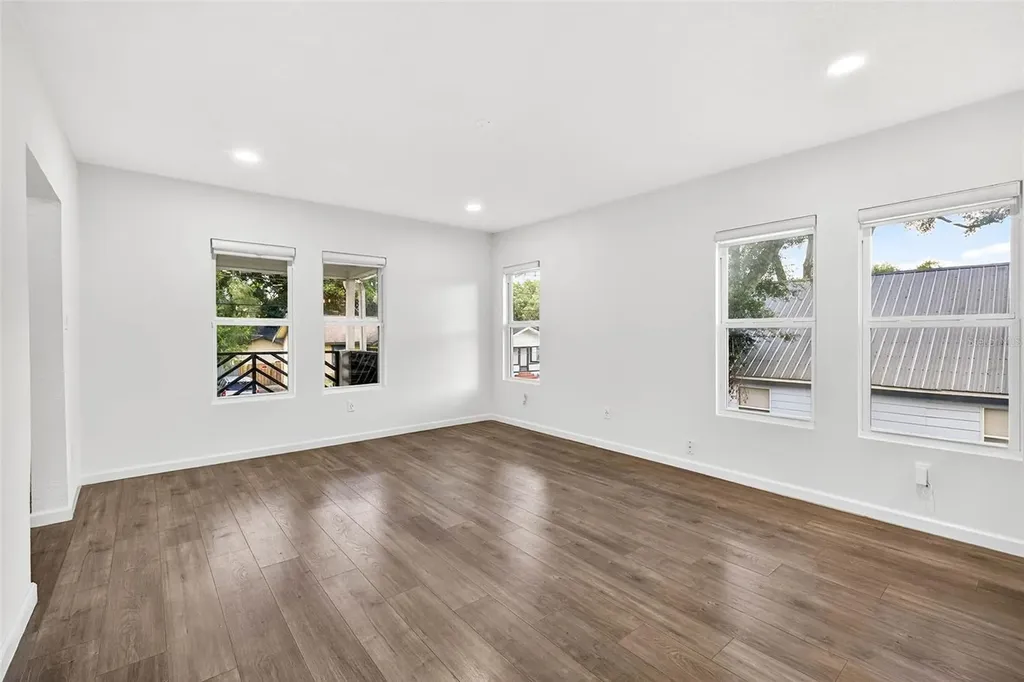 809 E Baker Street Tampa FL 33603
