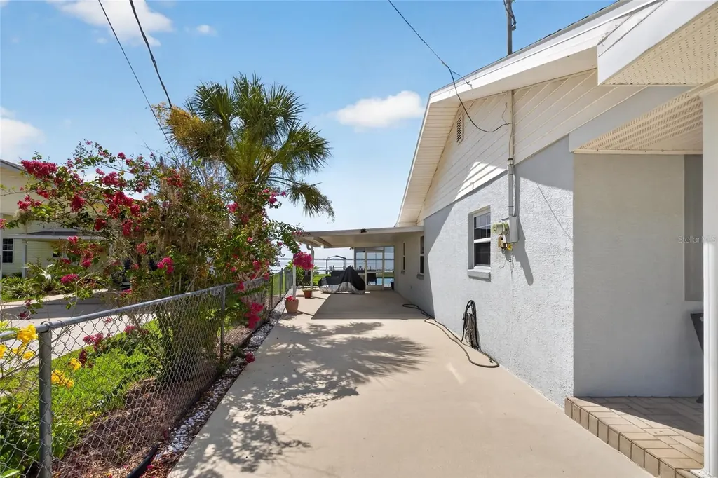 148 N Lake Reedy Boulevard Frostproof FL 33843