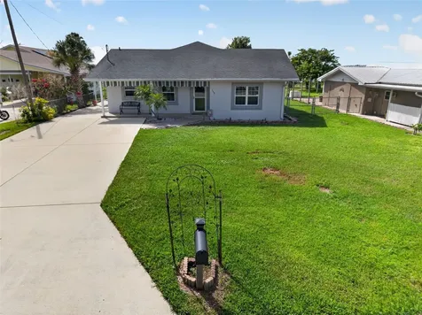 148 N Lake Reedy Boulevard Frostproof FL 33843