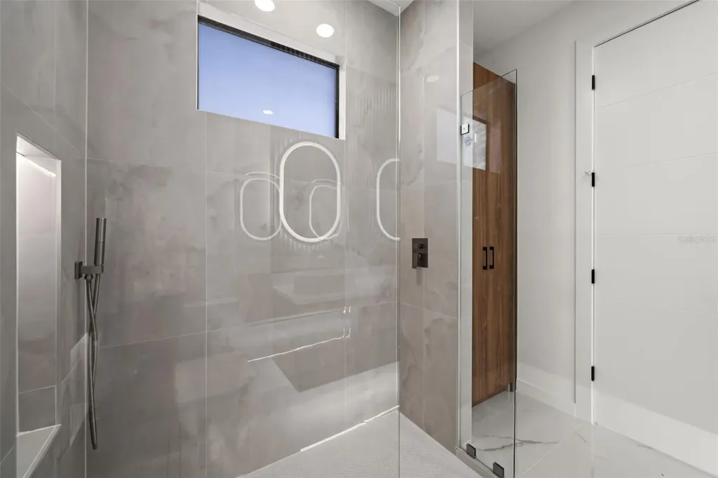 1621 NW 23rd Terrace Cape Coral FL 33993