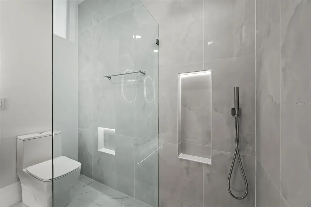 1621 NW 23rd Terrace Cape Coral FL 33993