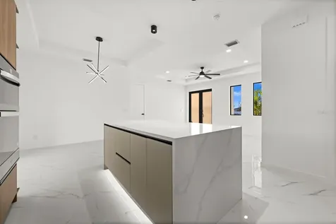 1621 NW 23rd Terrace Cape Coral FL 33993