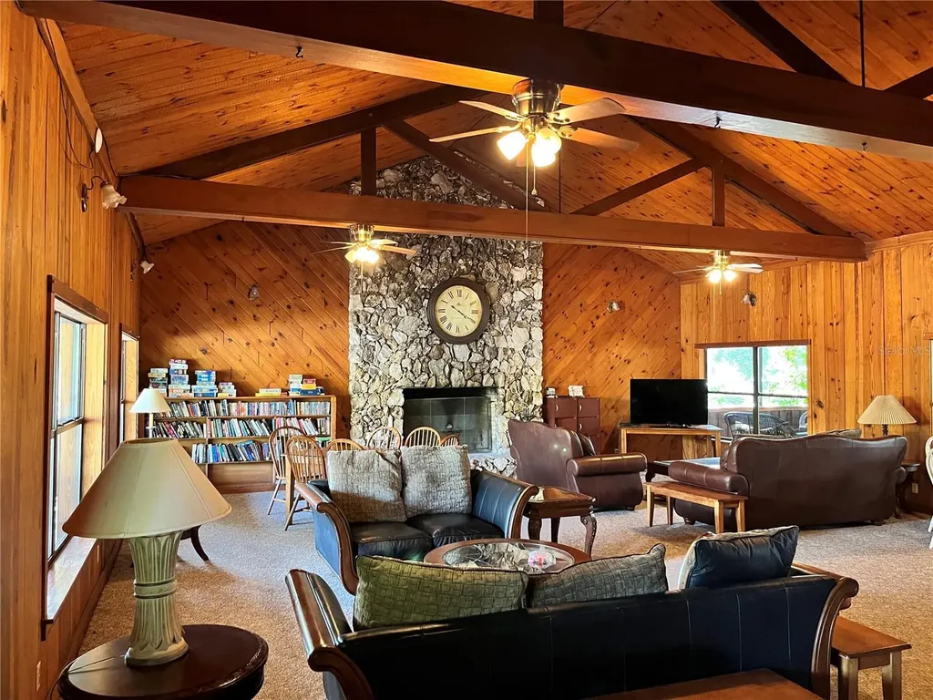 2875 NE 102nd Avenue Road Silver Springs FL 34488