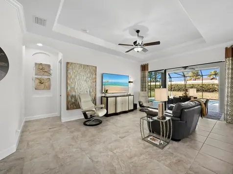 4124 Ilaria Avenue Sarasota FL 34238