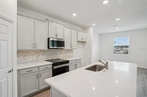 700 Farfields Street Deland FL 32724