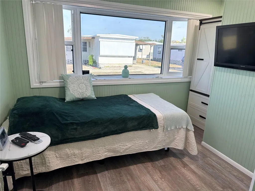 606 Mount Lancaster Avenue NE St Petersburg FL 33702