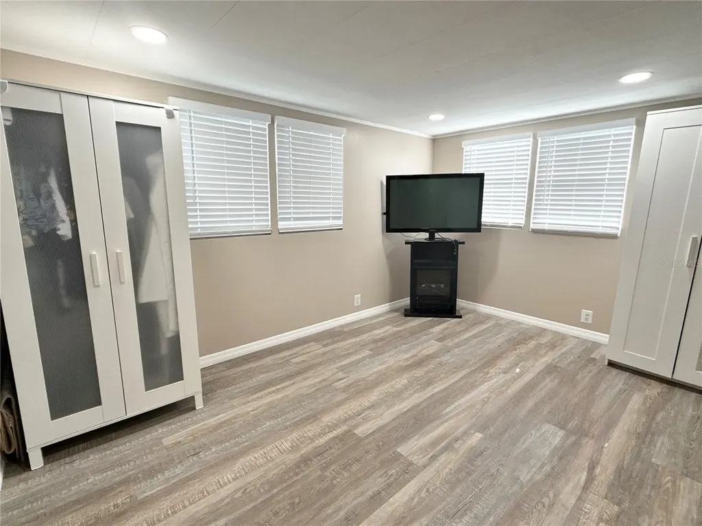 606 Mount Lancaster Avenue NE St Petersburg FL 33702