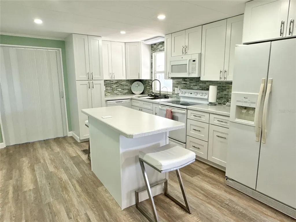 606 Mount Lancaster Avenue NE St Petersburg FL 33702