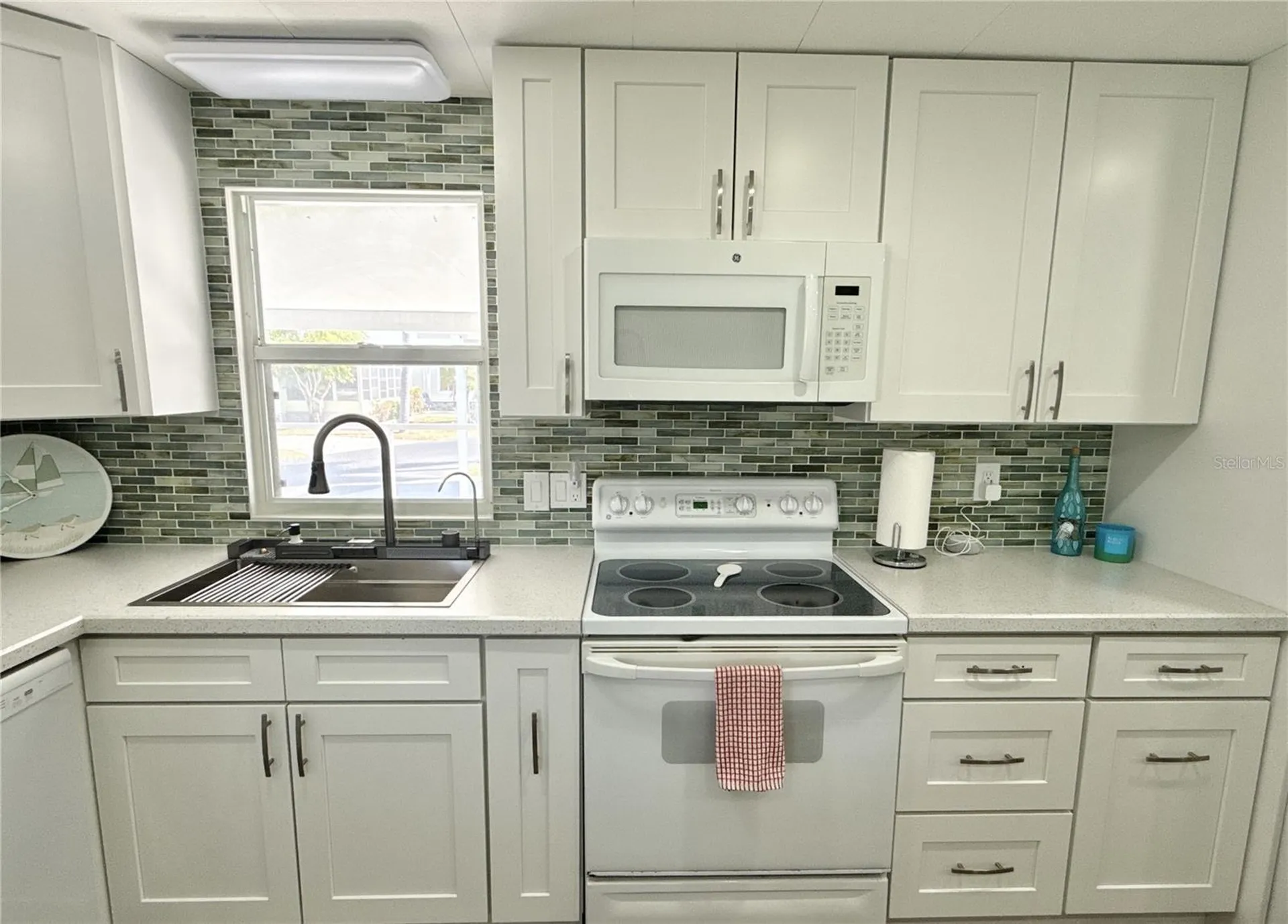 606 Mount Lancaster Avenue NE St Petersburg FL 33702