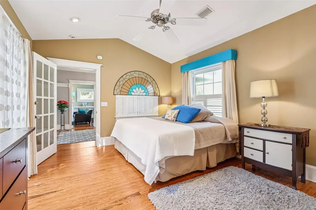 832 E 9th Avenue Mount Dora FL 32757