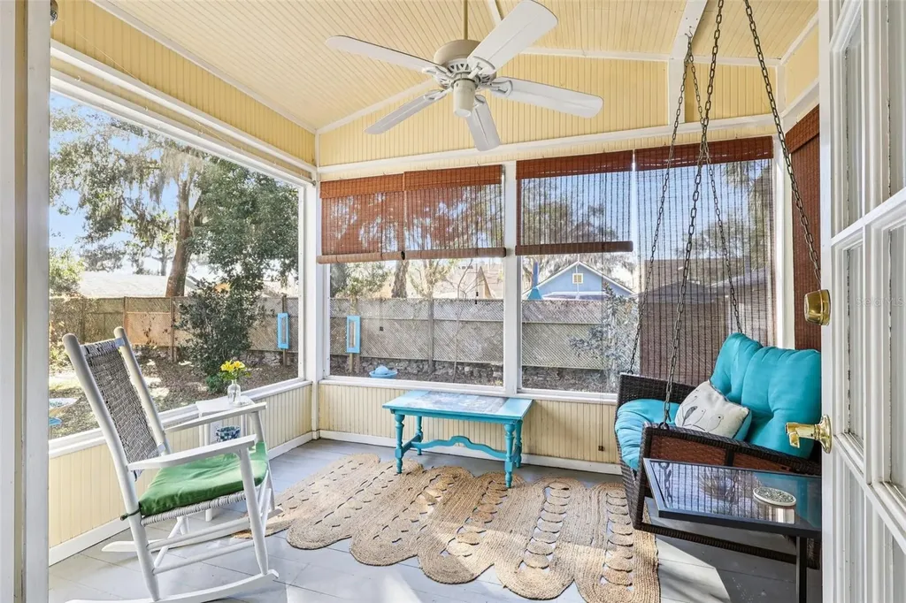 832 E 9th Avenue Mount Dora FL 32757