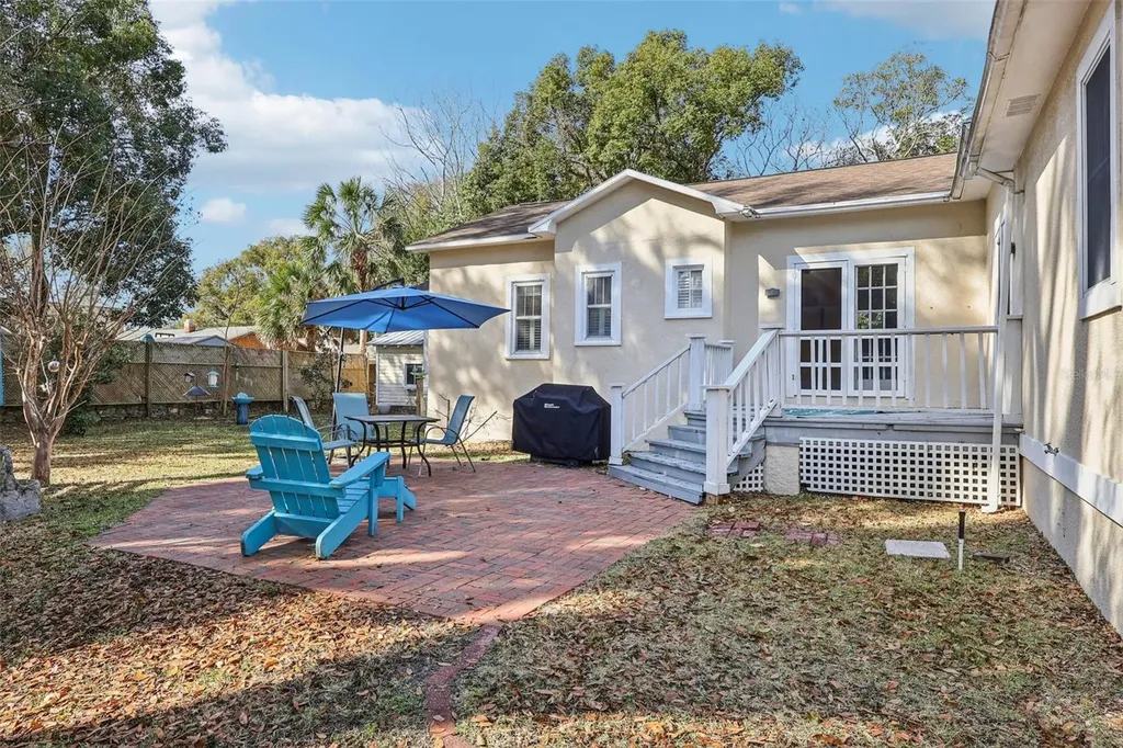832 E 9th Avenue Mount Dora FL 32757