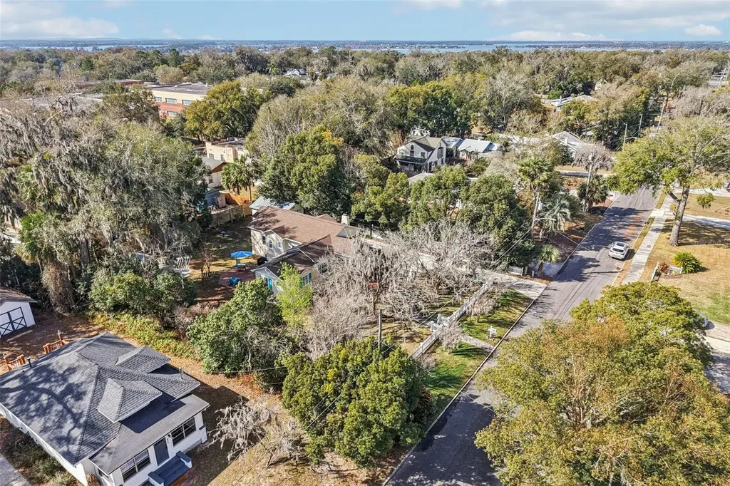 832 E 9th Avenue Mount Dora FL 32757