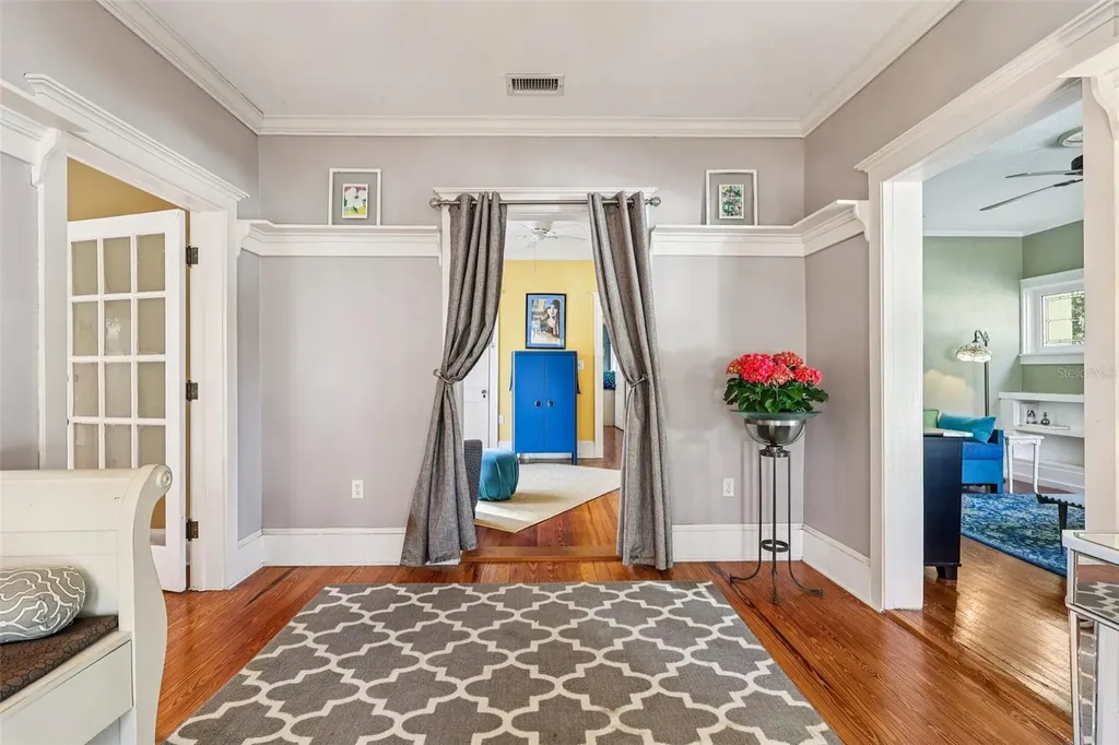 832 E 9th Avenue Mount Dora FL 32757
