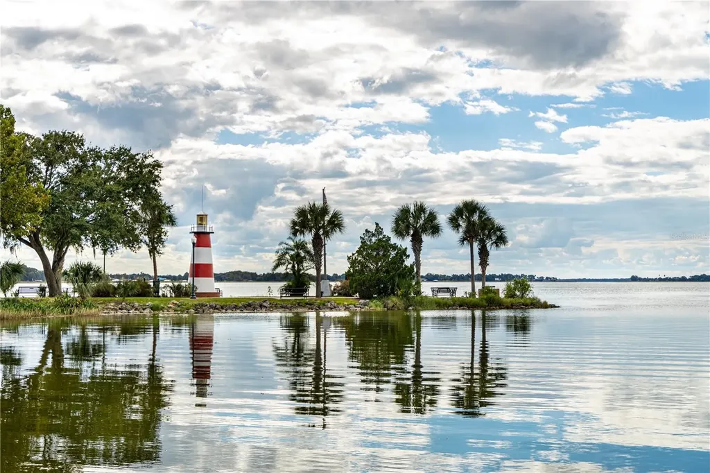 832 E 9th Avenue Mount Dora FL 32757
