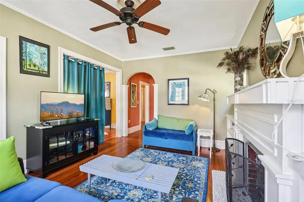 832 E 9th Avenue Mount Dora FL 32757