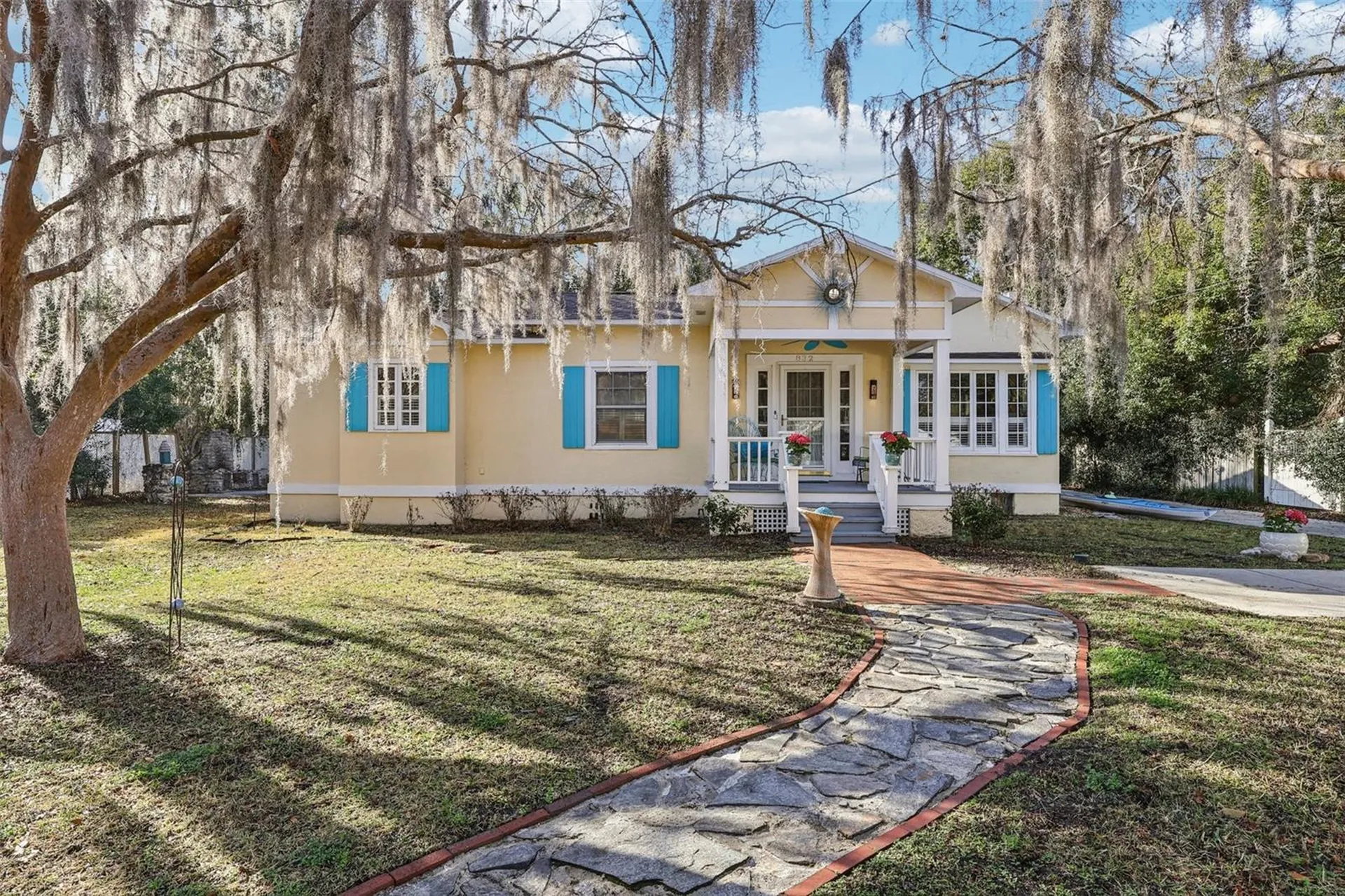 832 E 9th Avenue Mount Dora FL 32757