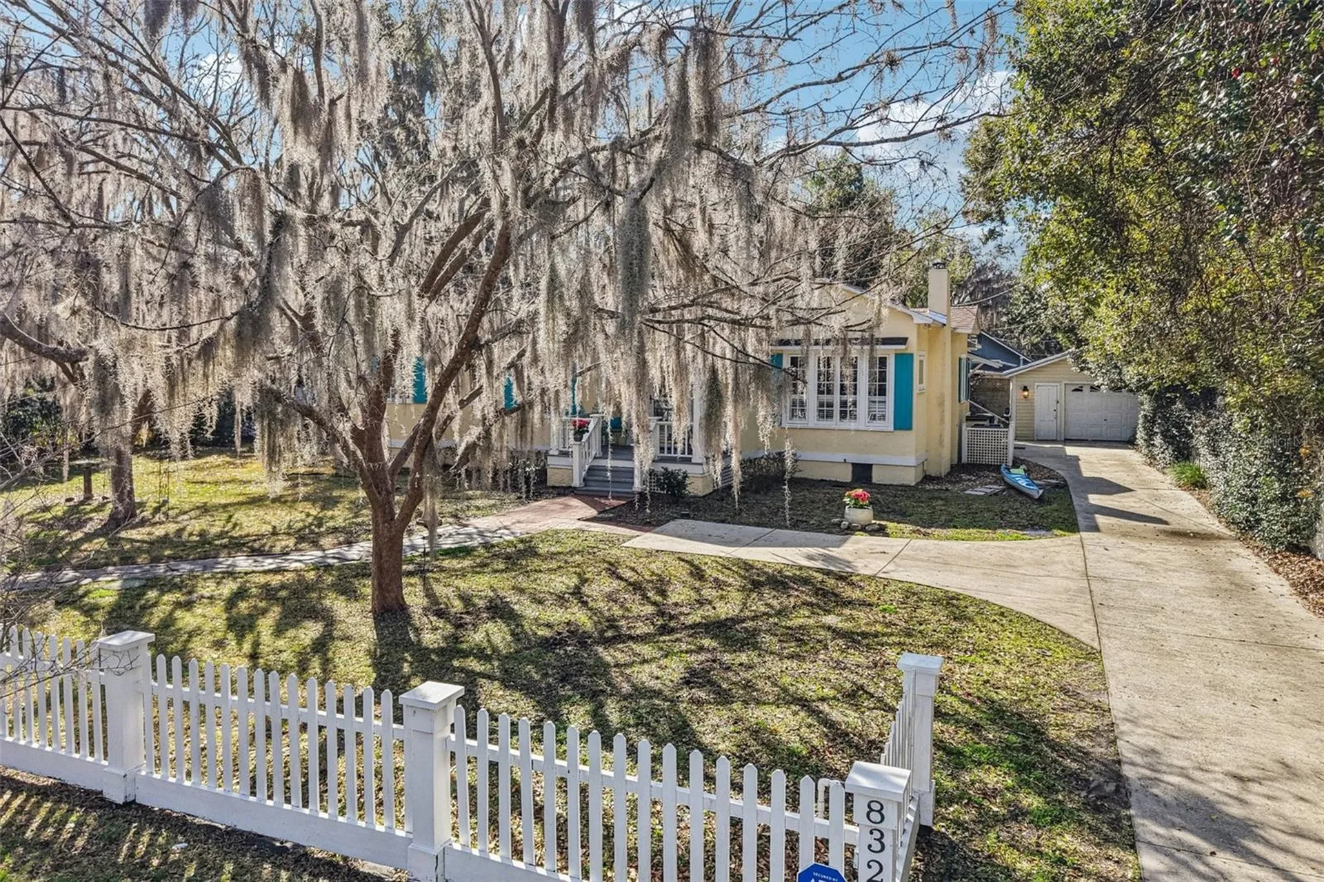 832 E 9th Avenue Mount Dora FL 32757