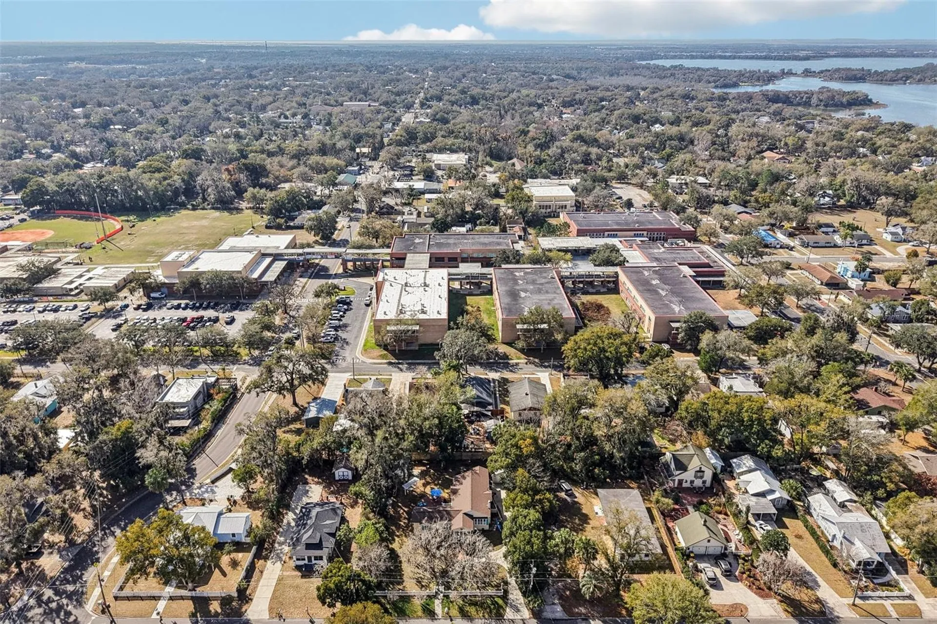 832 E 9th Avenue Mount Dora FL 32757