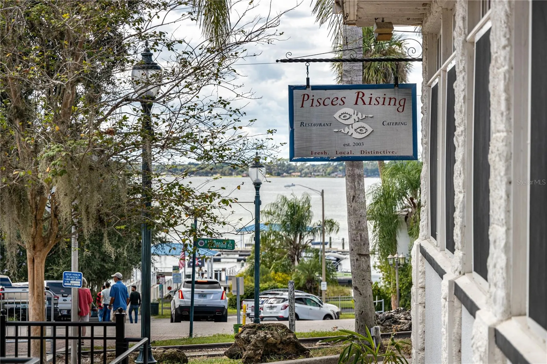 832 E 9th Avenue Mount Dora FL 32757
