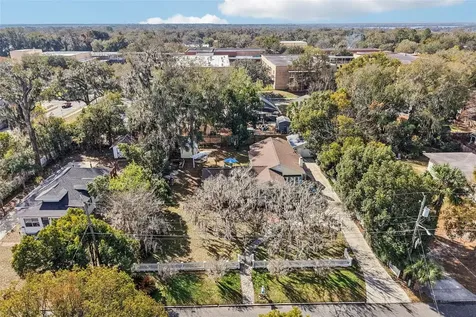 832 E 9th Avenue Mount Dora FL 32757