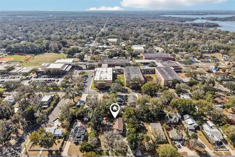 832 E 9th Avenue Mount Dora FL 32757