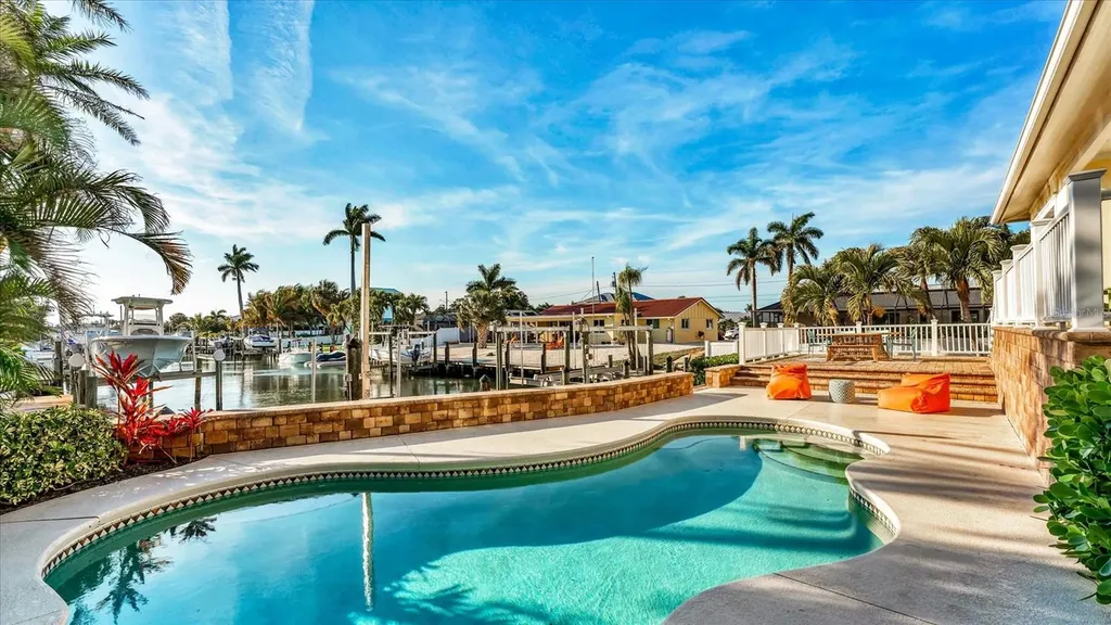 634 Key Royale Drive Holmes Beach FL 34217
