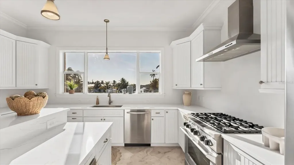 634 Key Royale Drive Holmes Beach FL 34217