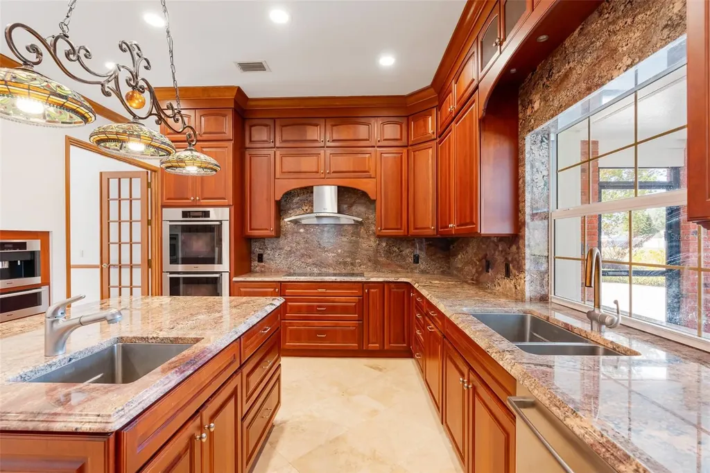 8133 Oakland Place Orlando FL 32819