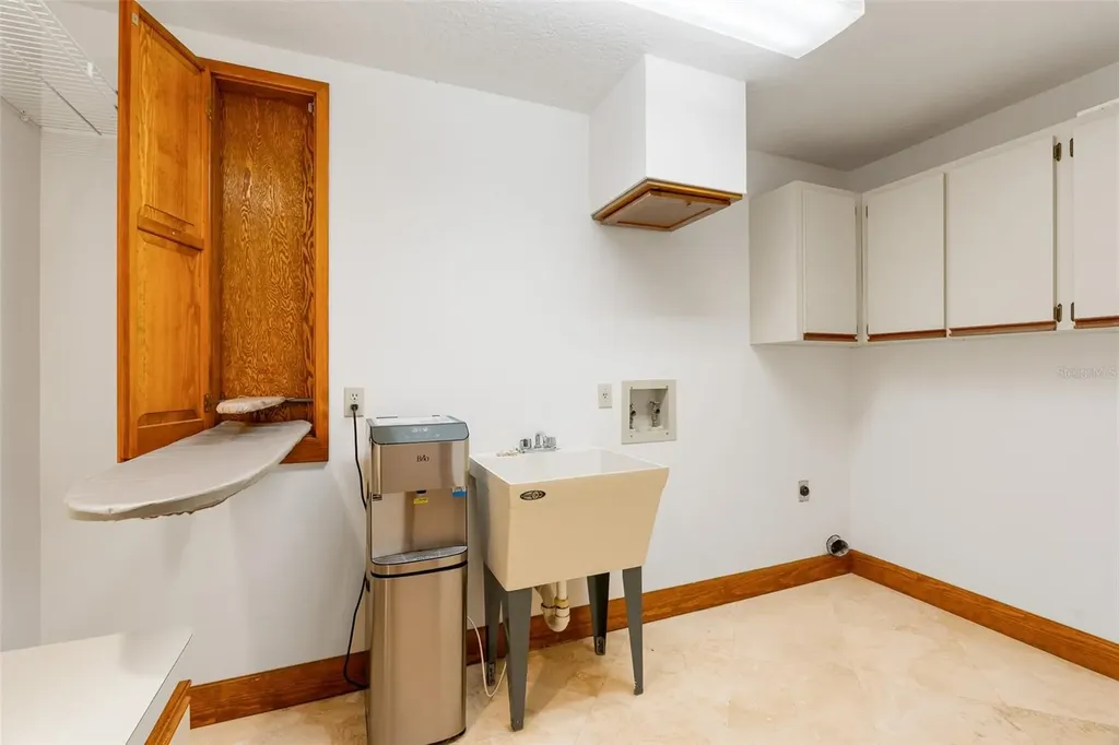 8133 Oakland Place Orlando FL 32819