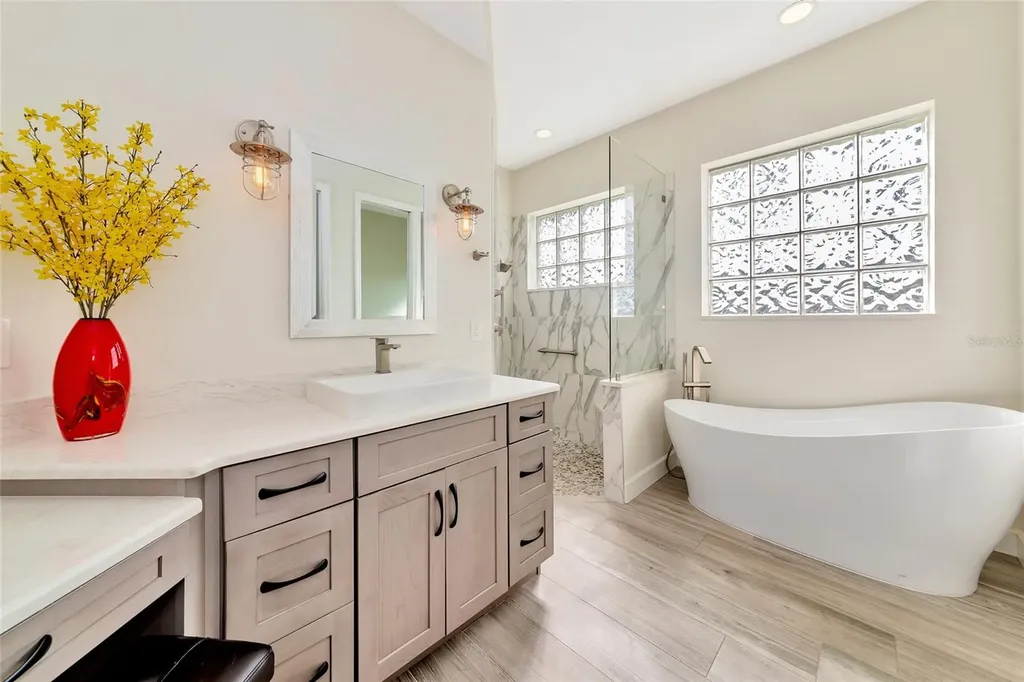 4990 Gardiners Bay Circle Sarasota FL 34238