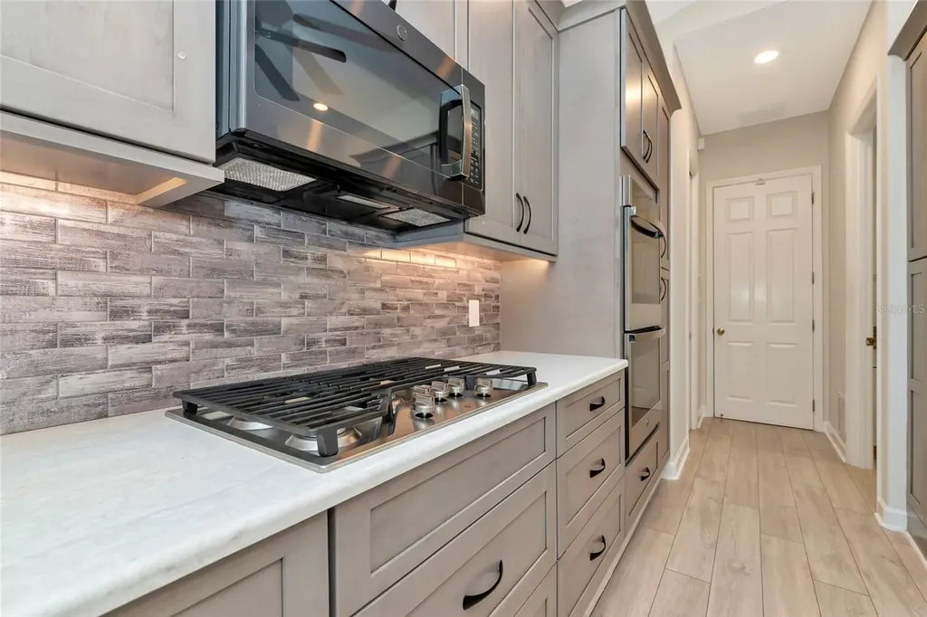 4990 Gardiners Bay Circle Sarasota FL 34238