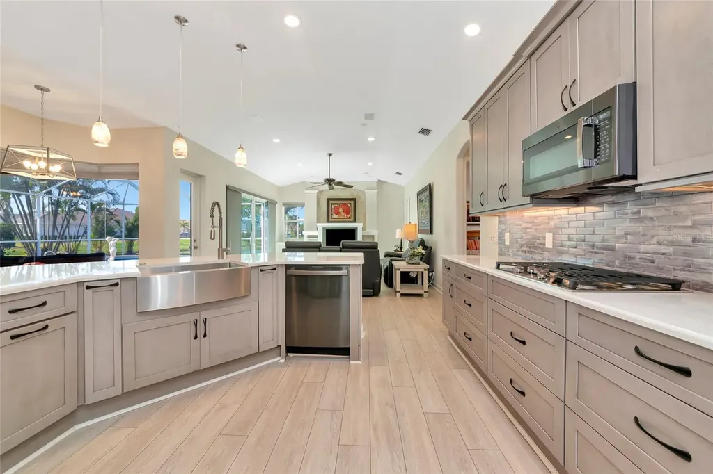 4990 Gardiners Bay Circle Sarasota FL 34238