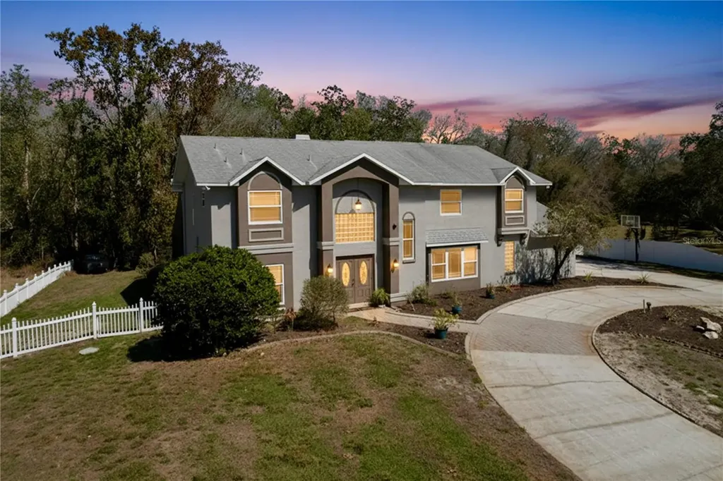 10655 Lakeview Drive New Port Richey FL 34654