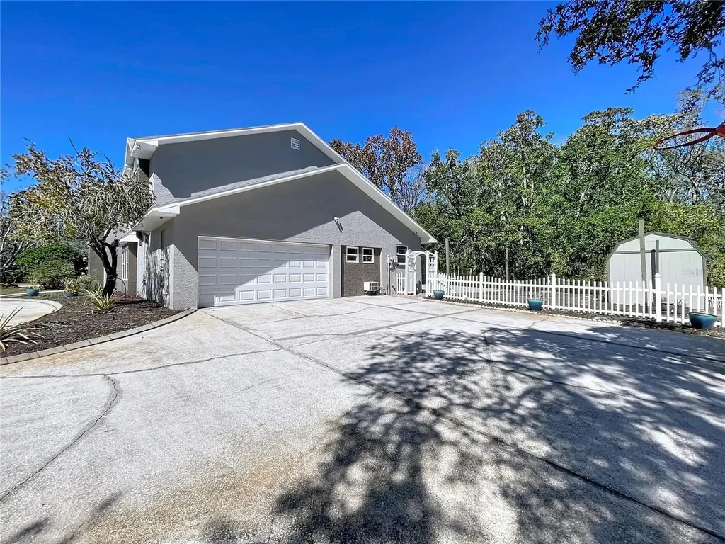 10655 Lakeview Drive New Port Richey FL 34654