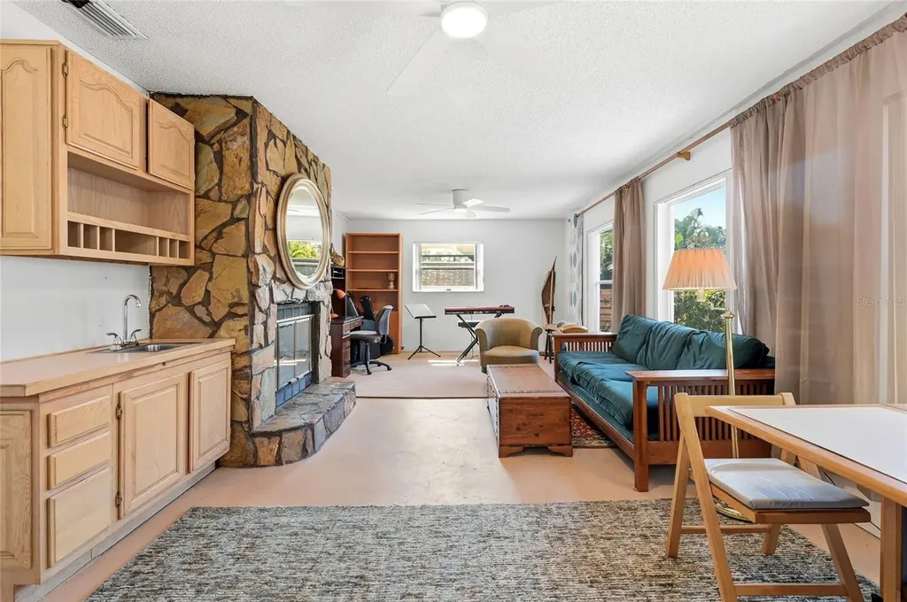 2701 56th Street S Gulfport FL 33707