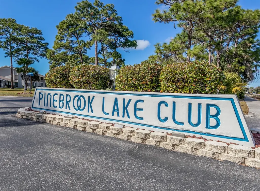 601 Pinebrook Crescent Venice FL 34285