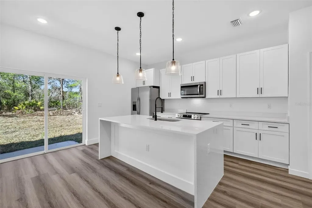 16 Malauka Lane Drive Ocklawaha FL 32179